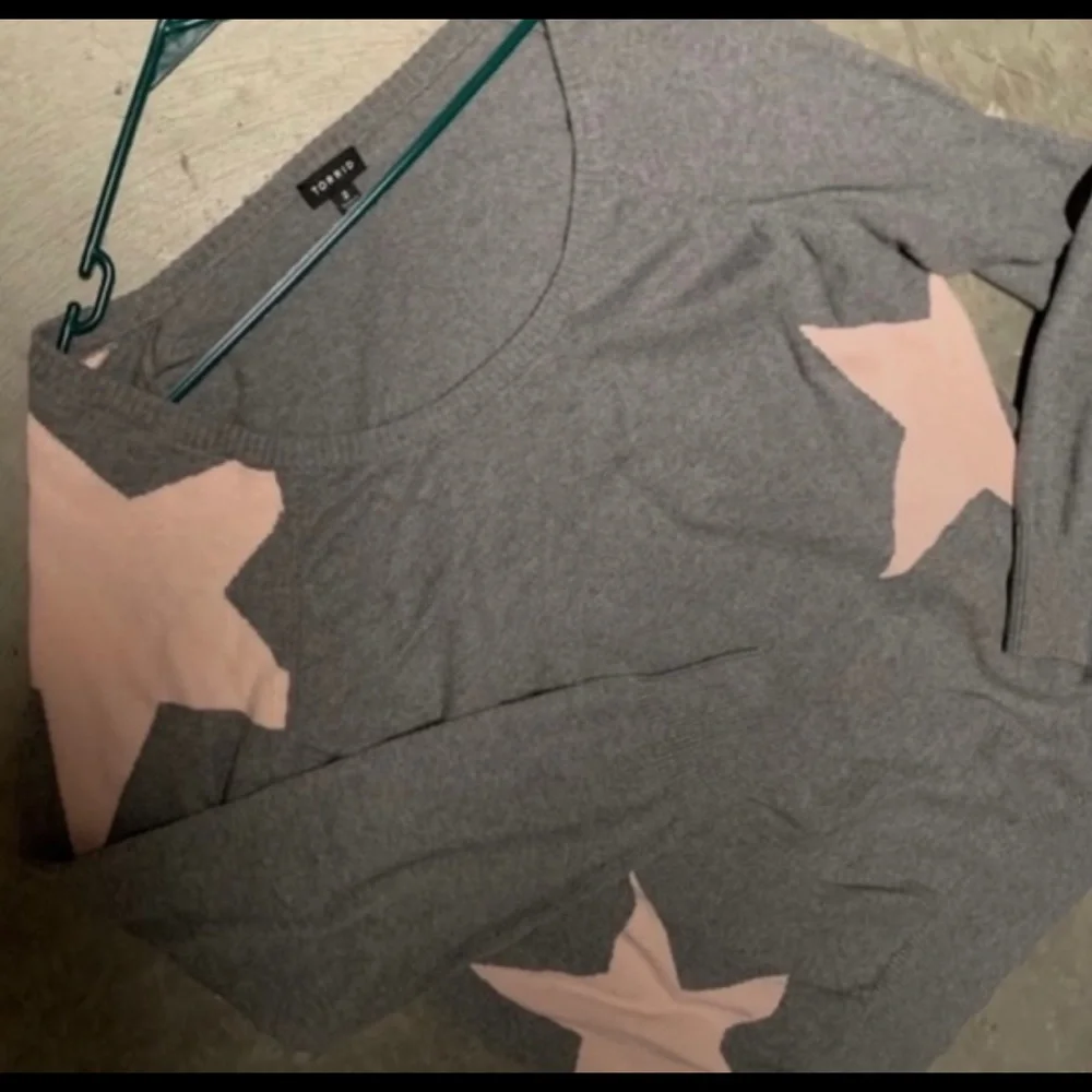 Torrid Grey Pink Star Sweatshirt 2 - Picture 3 of 3